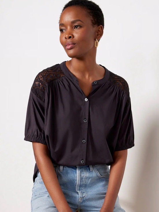Evereve Tops - Evereve Casual Boho Crochet Button Up Blouse